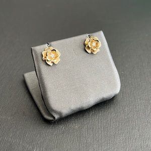 14k Yellow Gold Flower Diamond Studs 0.06ctw..